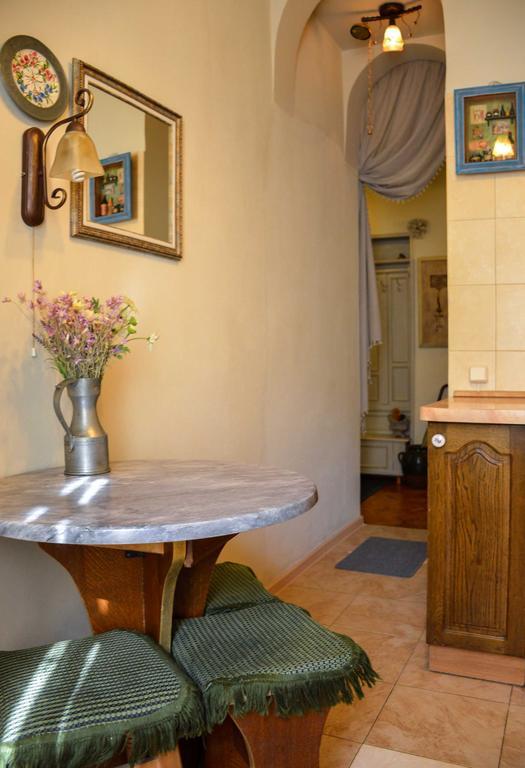 Vintazhnaya Apartment Odessa Esterno foto