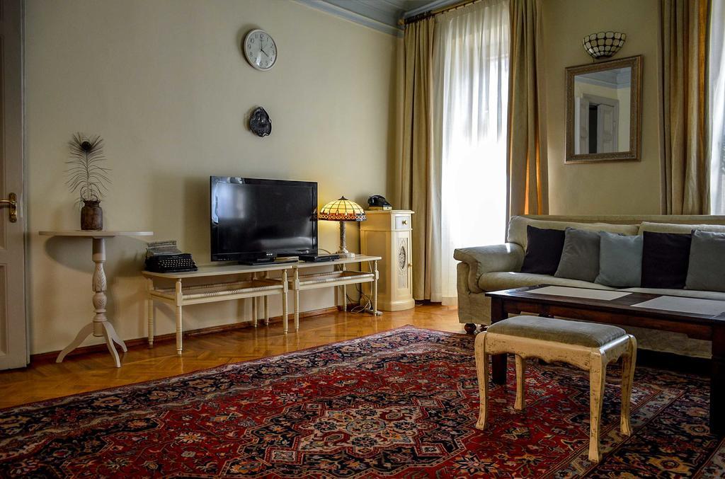 Vintazhnaya Apartment Odessa Esterno foto