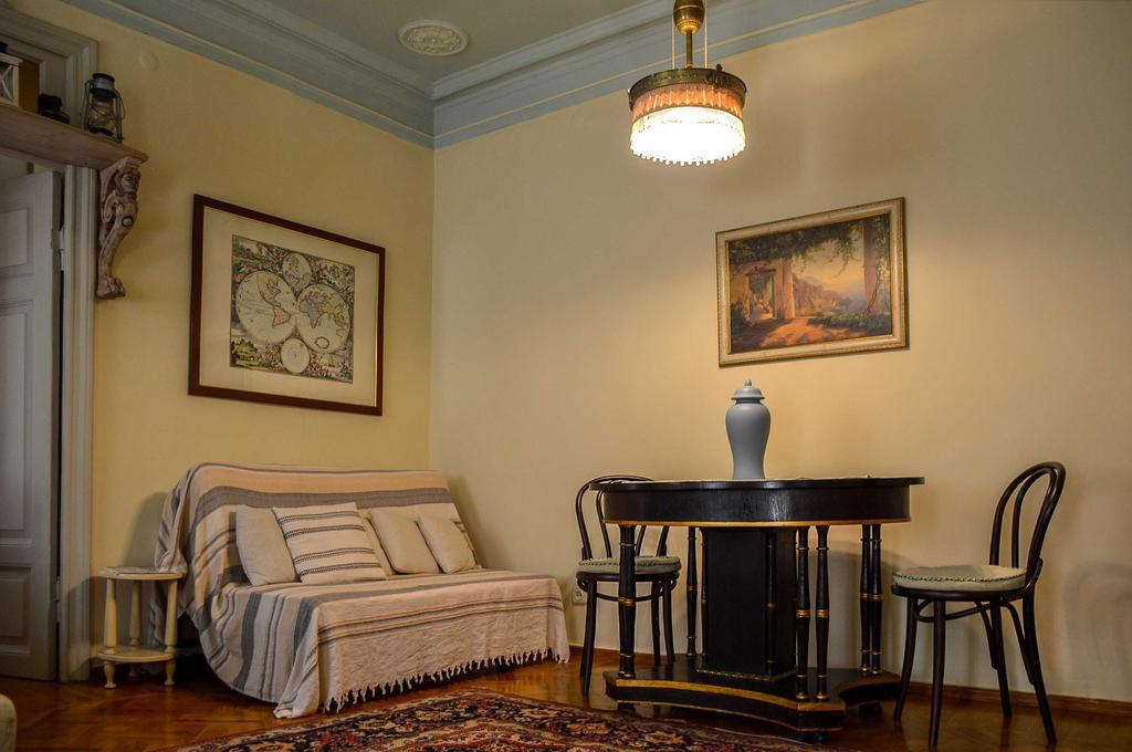 Vintazhnaya Apartment Odessa Esterno foto